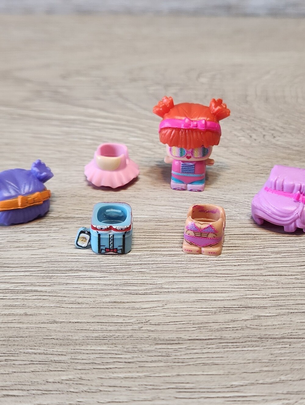 Mini Mixie Q figure With Extras